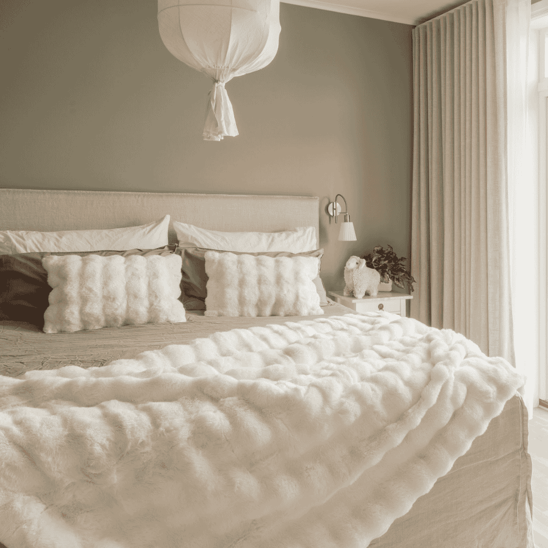 Misty Cushion Ivory 40x60cm