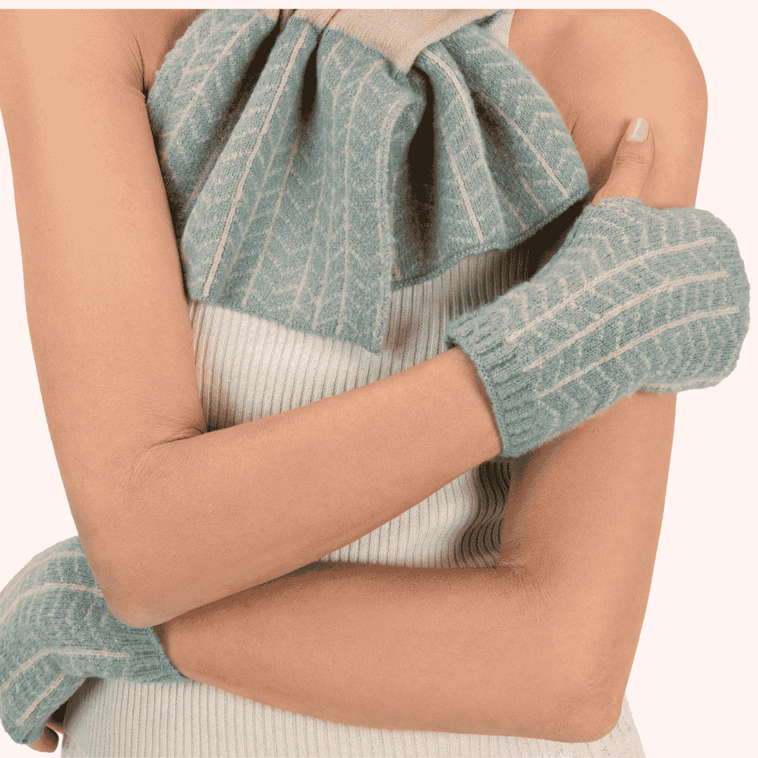 Niamh Wrist Warmers - Ice