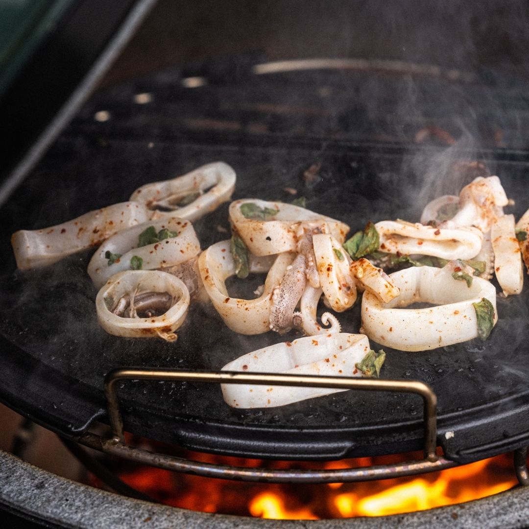 Big Green Egg Half Moon Cast Iron Plancha Griddle