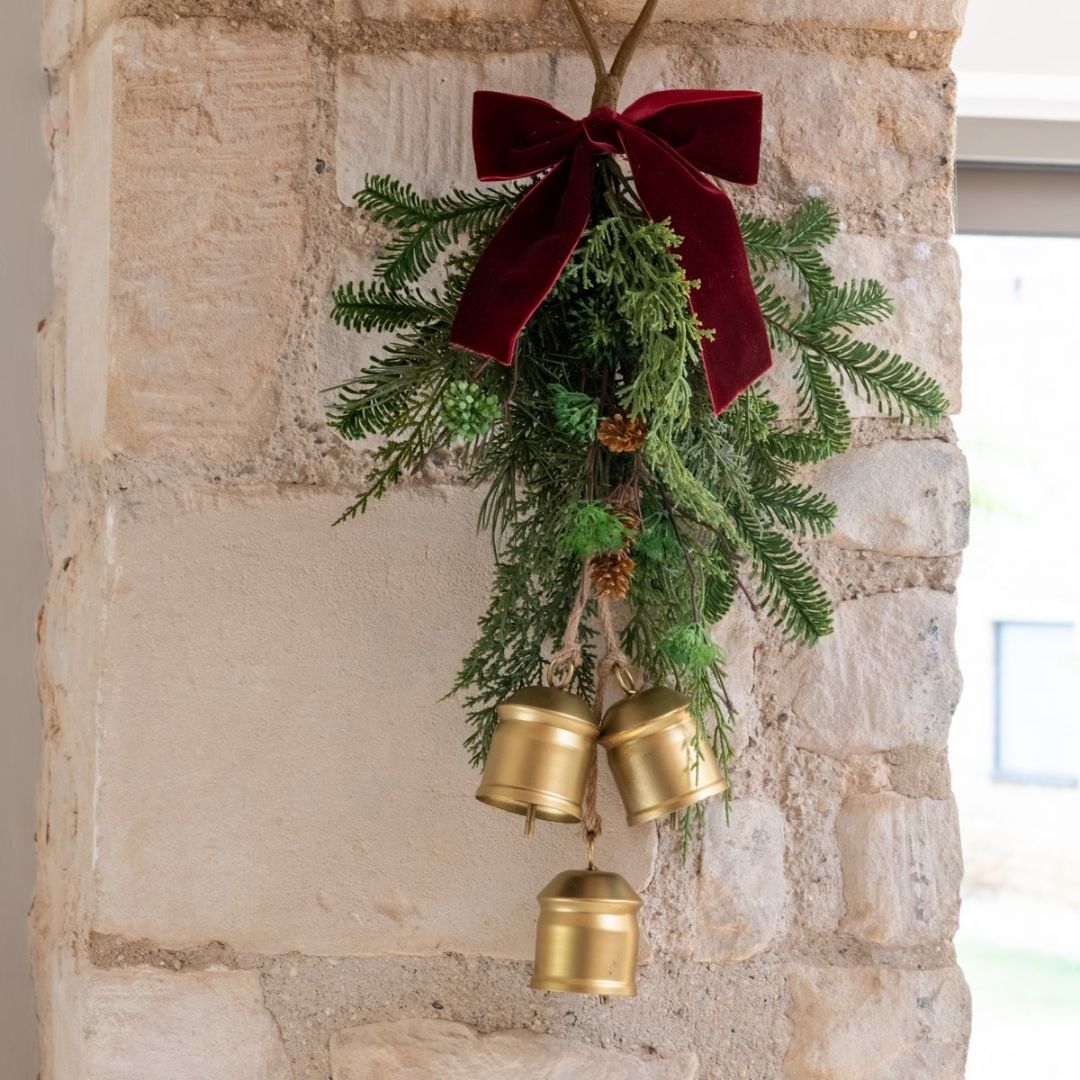 Christmas Hanger Belmesthorpe Bow and Bells