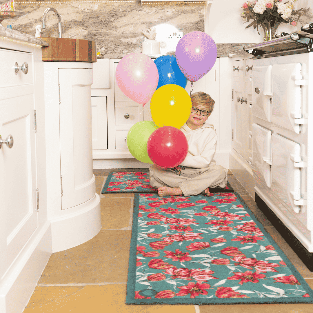 Hug Rug Runner Tumbling Tulips