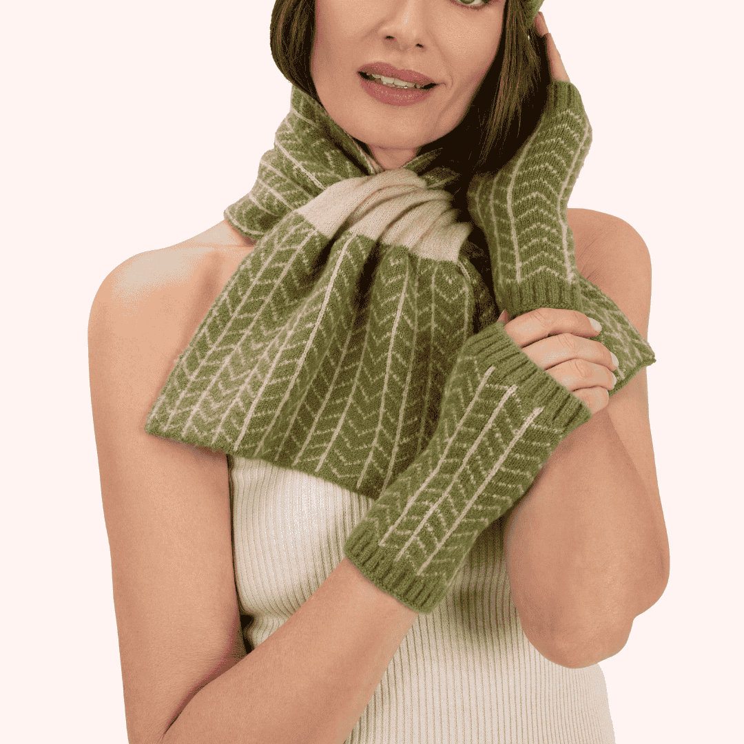 Niamh Wrist Warmers - Olive