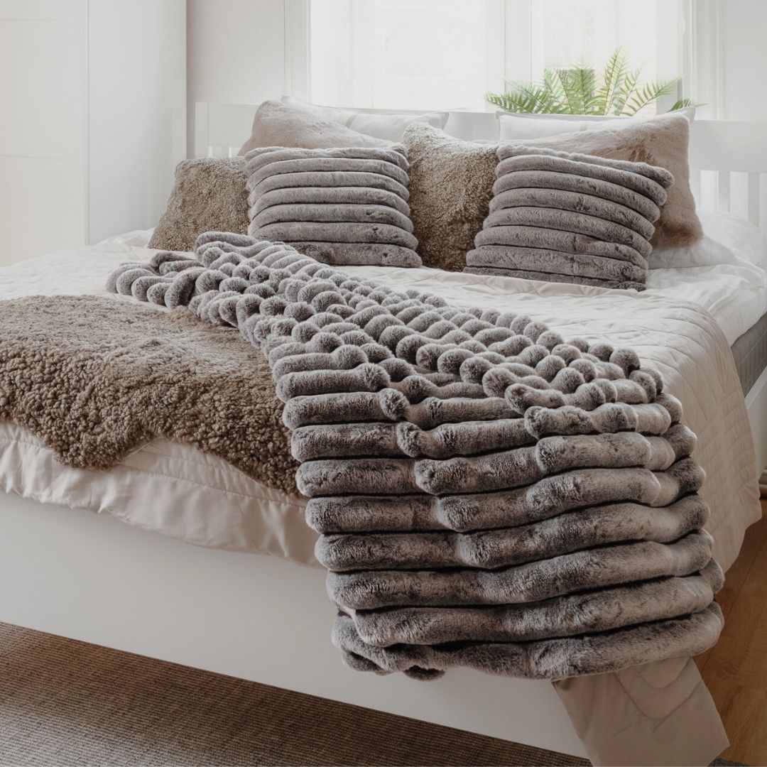 Rocky Blanket Smoke