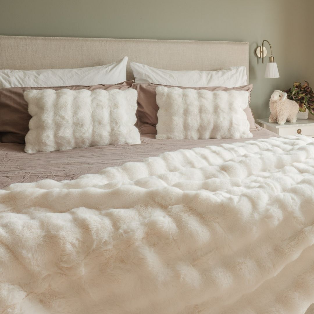 Misty Cushion Ivory 40x60cm