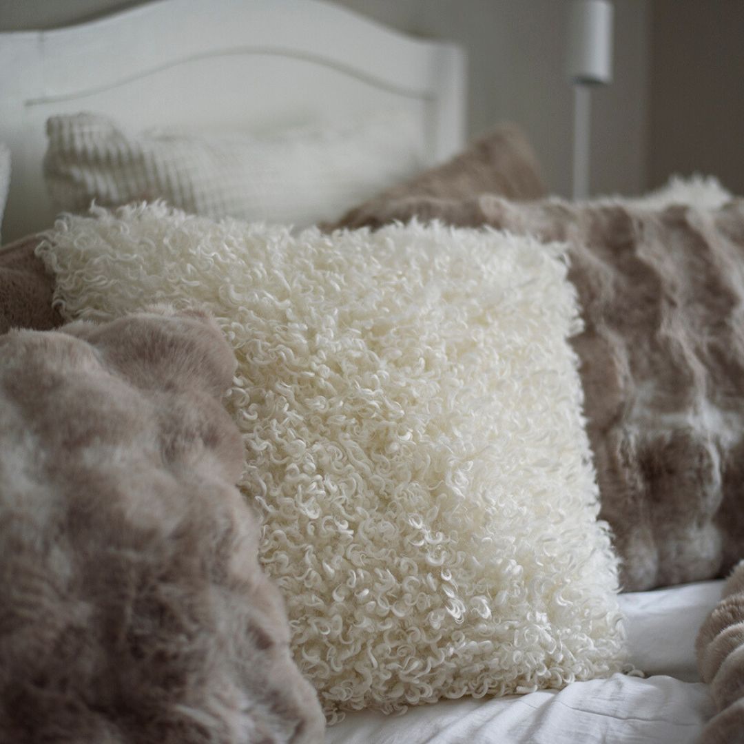 Wooly Cushion Ivory