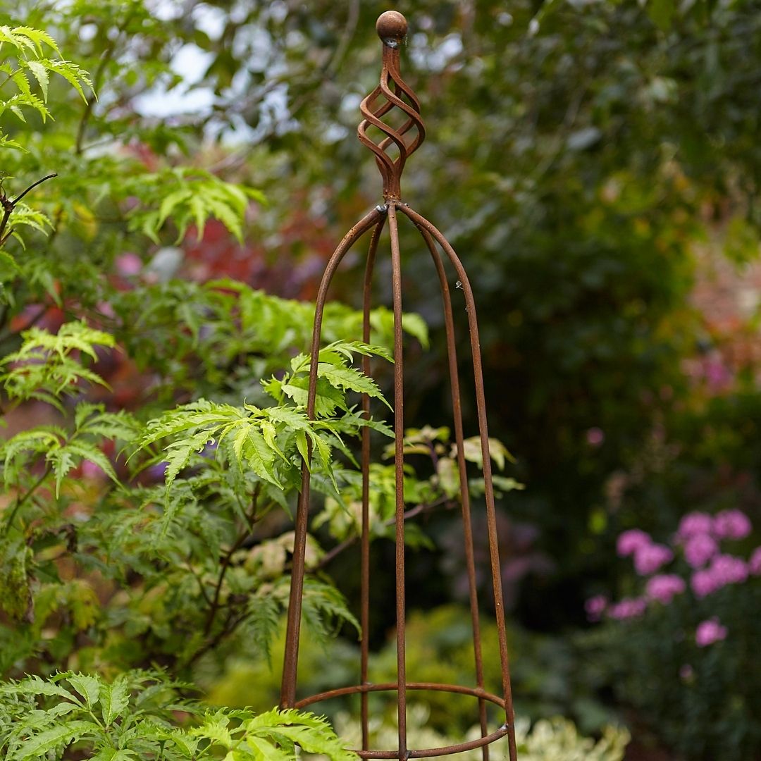 Tom Chambers Priory Obelisk Rust - 1.7m